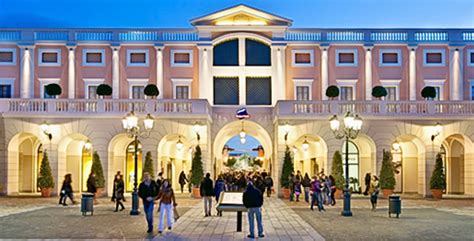 la reggia di caserta outlet gucci|la reggia outlet naples.